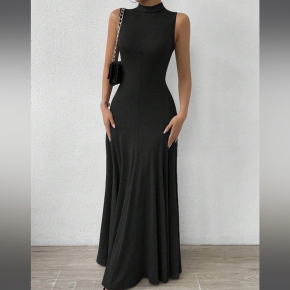 SHEIN Privé Sleeveless Women Elegant Daily Wear Dress With Random Floral Pattern - Picture 7 of 10